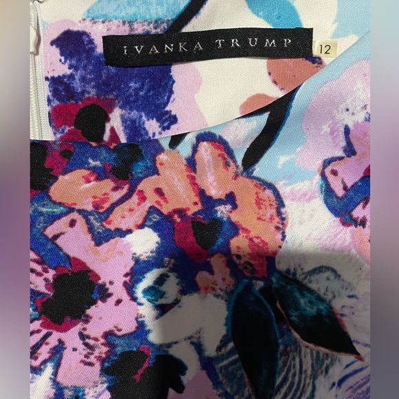 Ivanka Trump Dress 👗 - Picture 3 of 3